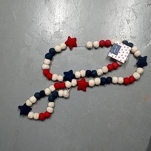 Patriotic wool Garland